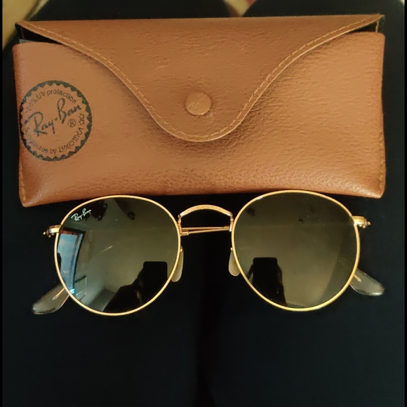 Ray-Ban Accessories - Ray-Ban round gold frame